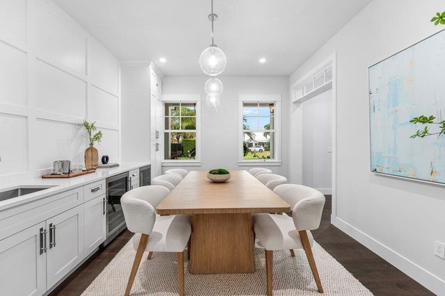 11823 Lake Shore Place, North Palm Beach, FL 33408