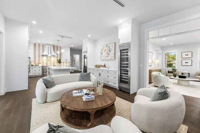 11823 Lake Shore Place, North Palm Beach, FL 33408