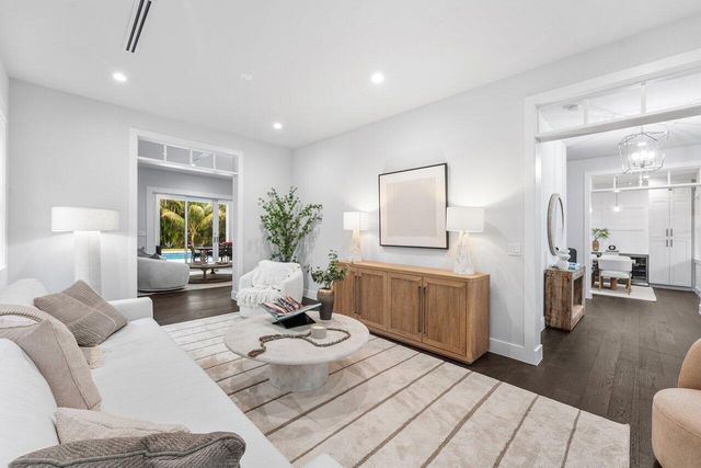 11823 Lake Shore Place, North Palm Beach, FL 33408