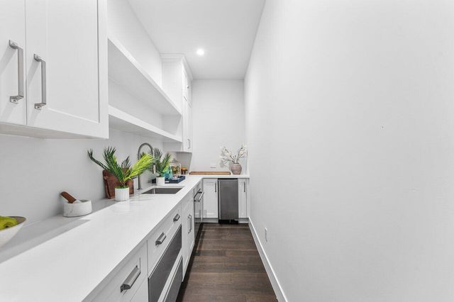 11823 Lake Shore Place, North Palm Beach, FL 33408