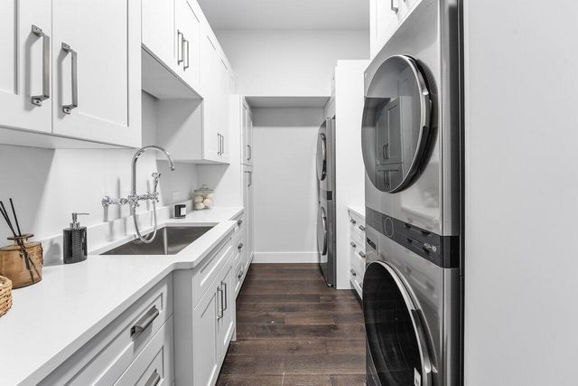 11823 Lake Shore Place, North Palm Beach, FL 33408