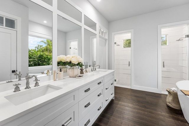 11823 Lake Shore Place, North Palm Beach, FL 33408