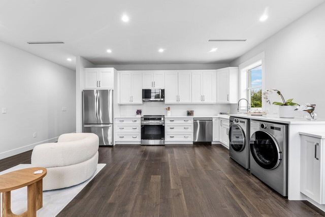 11823 Lake Shore Place, North Palm Beach, FL 33408