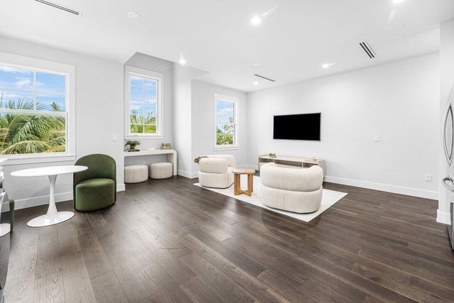 11823 Lake Shore Place, North Palm Beach, FL 33408