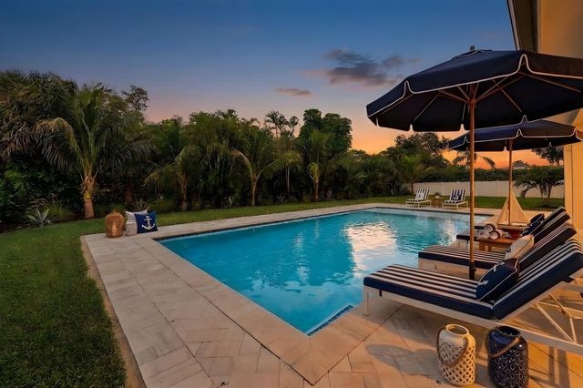 11823 Lake Shore Place, North Palm Beach, FL 33408