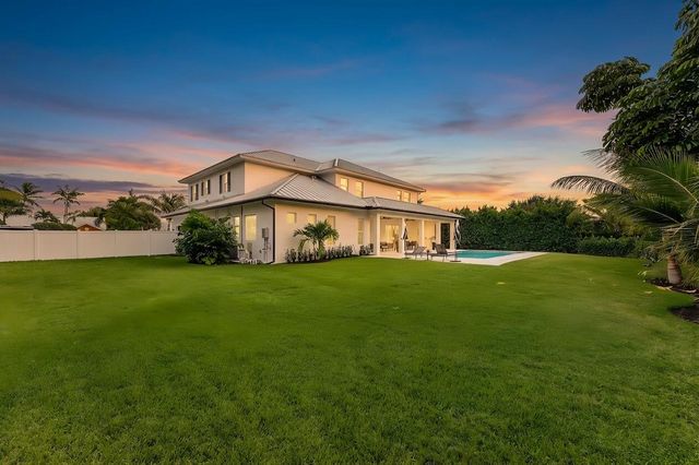 11823 Lake Shore Place, North Palm Beach, FL 33408