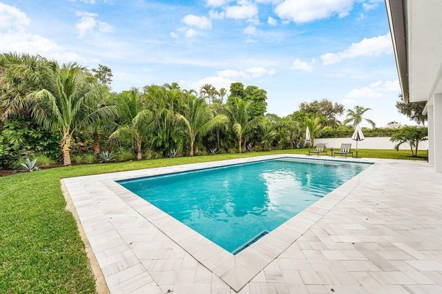 11823 Lake Shore Place, North Palm Beach, FL 33408