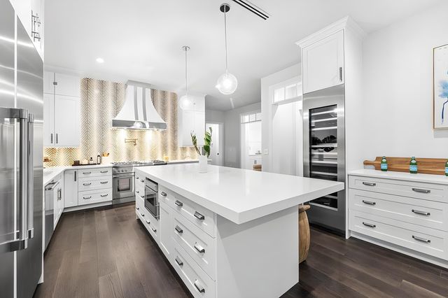 11823 Lake Shore Place, North Palm Beach, FL 33408