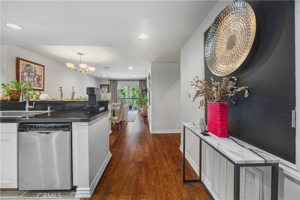 7100 Alvern Street 311, Los Angeles, CA 90045 — photo 2