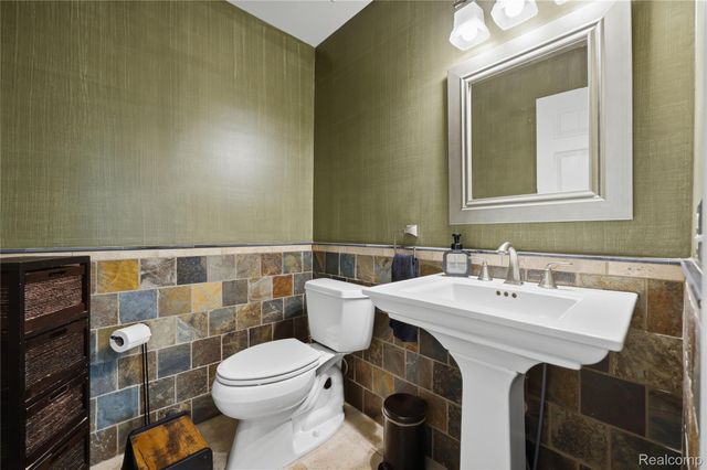 49371 Deerfield Park, Macomb Township, MI 48044