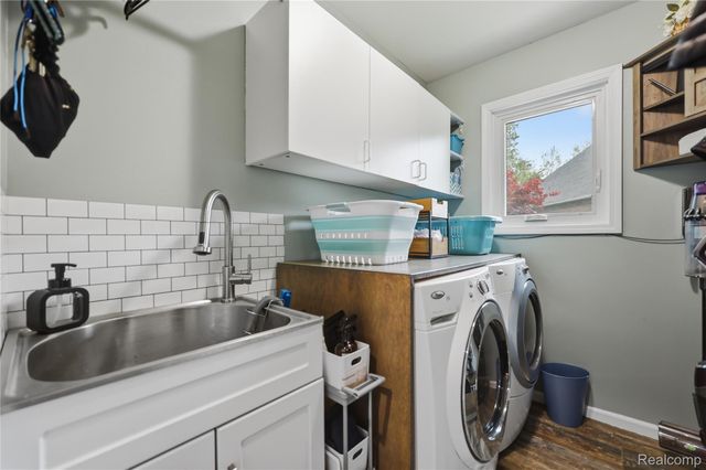 49371 Deerfield Park, Macomb Township, MI 48044