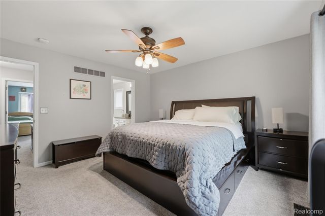 49371 Deerfield Park, Macomb Township, MI 48044
