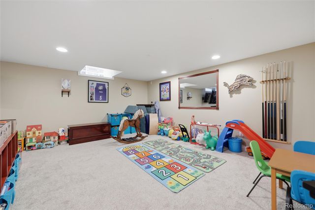 49371 Deerfield Park, Macomb Township, MI 48044
