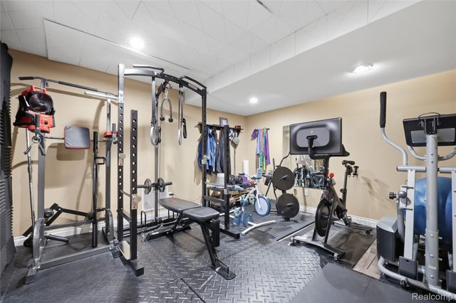 49371 Deerfield Park, Macomb Township, MI 48044