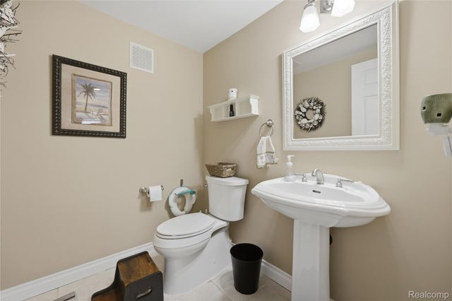 49371 Deerfield Park, Macomb Township, MI 48044