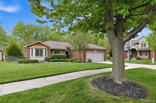 49371 Deerfield Park, Macomb Township, MI 48044