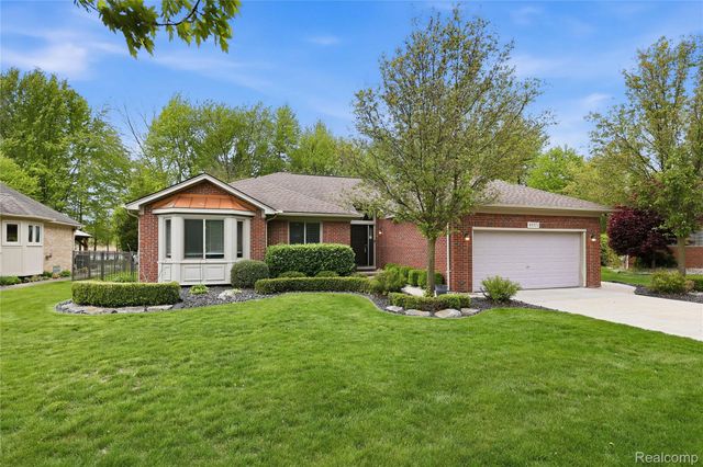 49371 Deerfield Park, Macomb Township, MI 48044