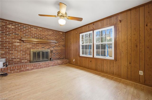 111 Captains LN, Newport News, VA 23602