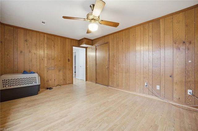 111 Captains LN, Newport News, VA 23602