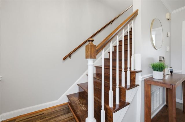 111 Captains LN, Newport News, VA 23602