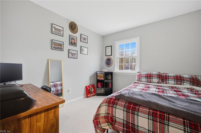 111 Captains LN, Newport News, VA 23602