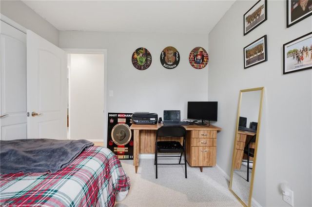 111 Captains LN, Newport News, VA 23602