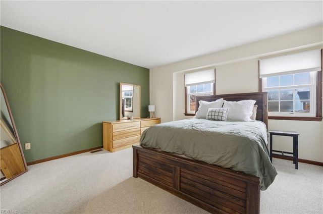 111 Captains LN, Newport News, VA 23602