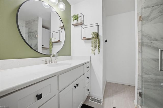 111 Captains LN, Newport News, VA 23602