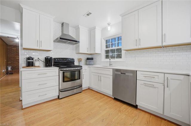 111 Captains LN, Newport News, VA 23602