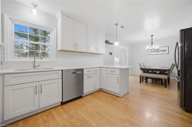 111 Captains LN, Newport News, VA 23602