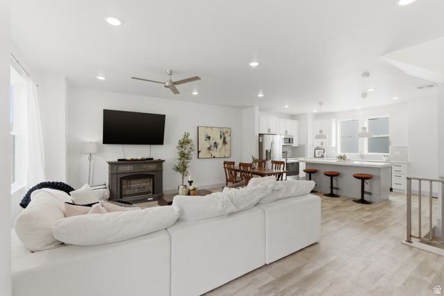 11344 S WILLOW WALK DR, South Jordan, UT 84009