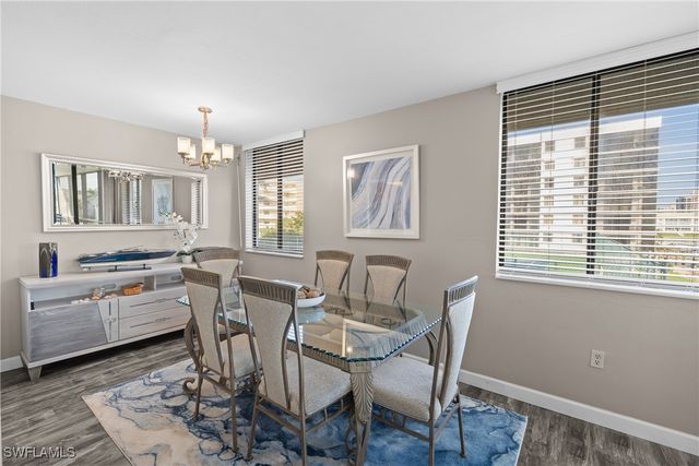 10420 Gulf Shore DR 121, Naples, FL 34108