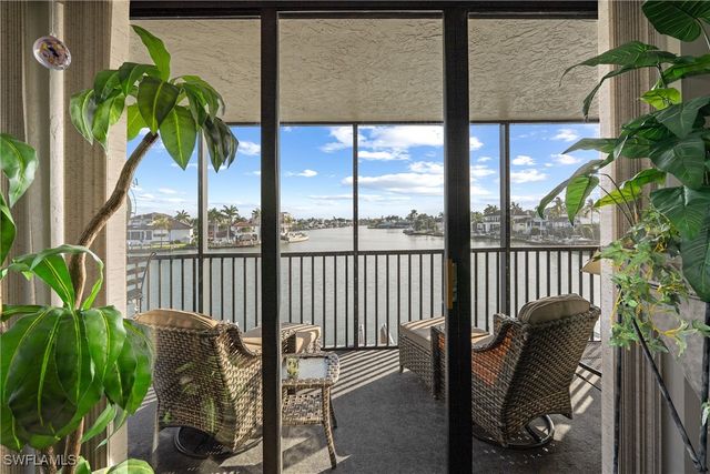 10420 Gulf Shore DR 121, Naples, FL 34108