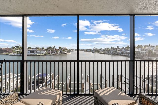 10420 Gulf Shore DR 121, Naples, FL 34108