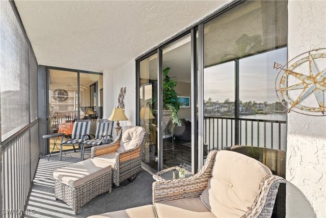 10420 Gulf Shore DR 121, Naples, FL 34108