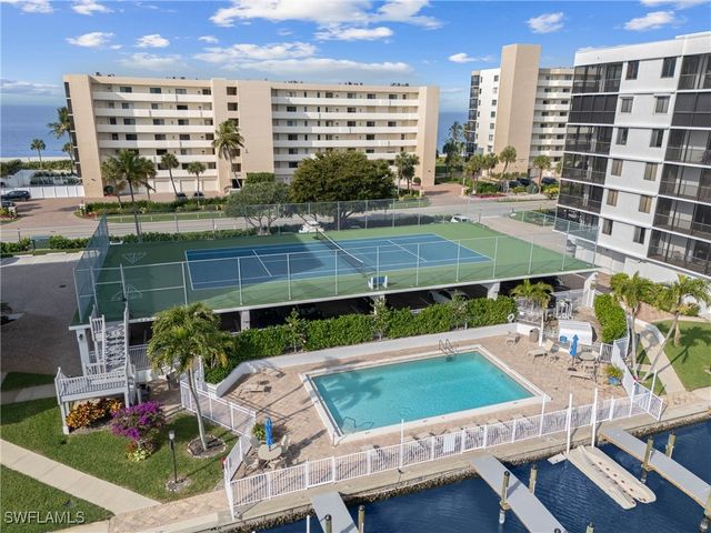 10420 Gulf Shore DR 121, Naples, FL 34108