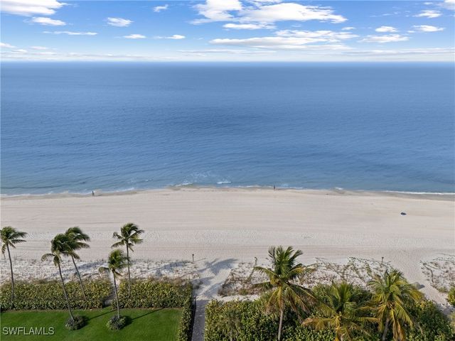 10420 Gulf Shore DR 121, Naples, FL 34108