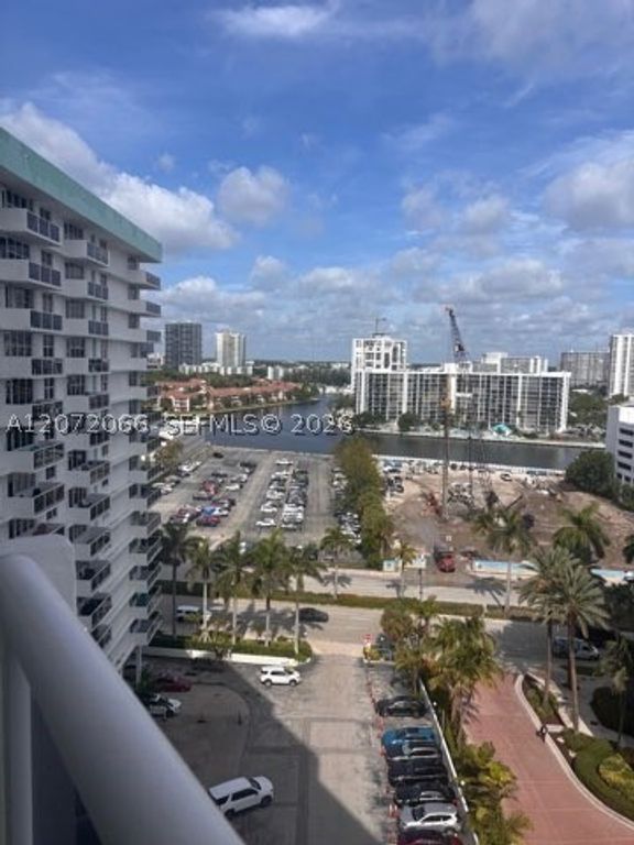 3725 S Ocean Dr 1417, Hollywood, FL 33019