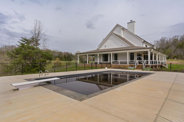 670 Maine Avenue, Wildwood, GA 30757
