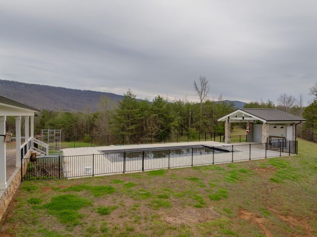 670 Maine Avenue, Wildwood, GA 30757