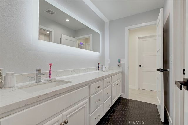 17743 Wren Drive, Canyon Country, CA 91387