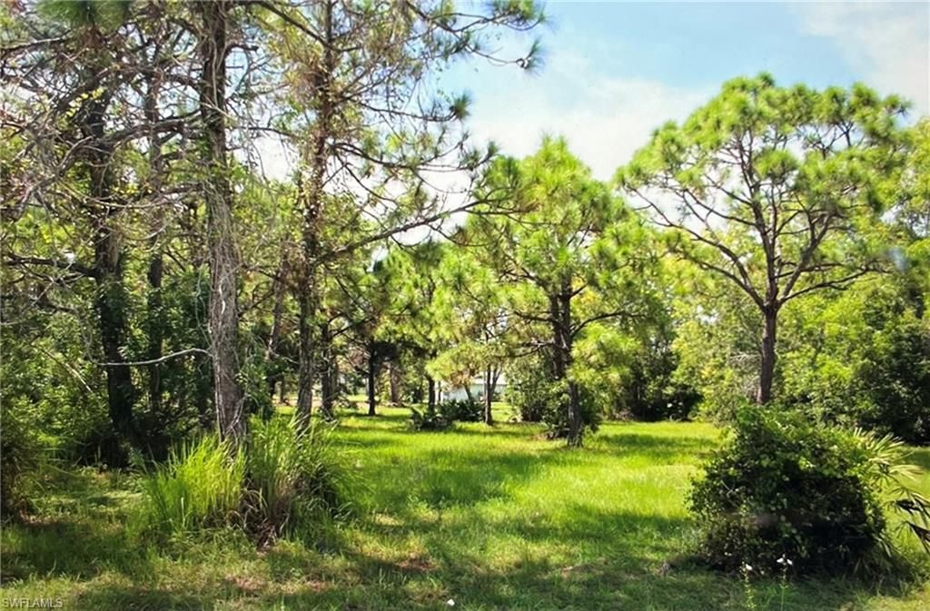 8761 Stringfellow RD, ST. JAMES CITY, FL 33956 — photo 3