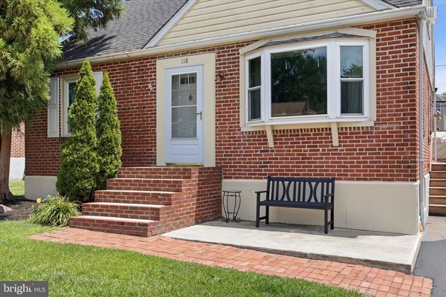 118 9TH AVE, Folsom, PA 19033