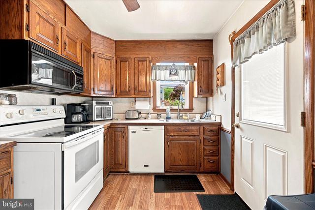 118 9TH AVE, Folsom, PA 19033