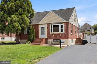 118 9TH AVE, Folsom, PA 19033