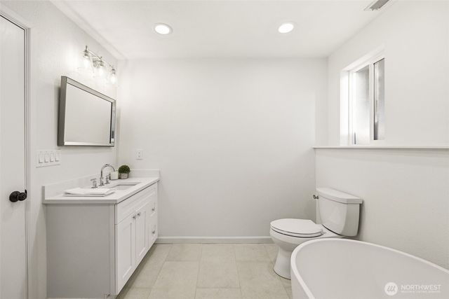 4411 183rd Avenue E, Lake Tapps, WA 98391