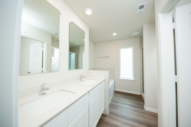 15615 Coneflower Hills Drive, Houston, TX 77090