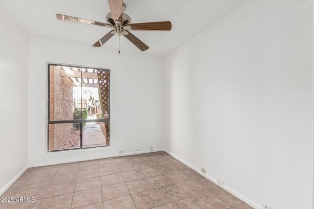 1010 E LOIS Lane, Phoenix, AZ 85020