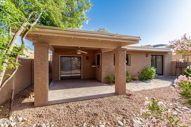 1010 E LOIS Lane, Phoenix, AZ 85020