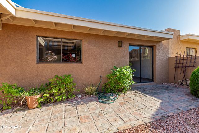 1010 E LOIS Lane, Phoenix, AZ 85020